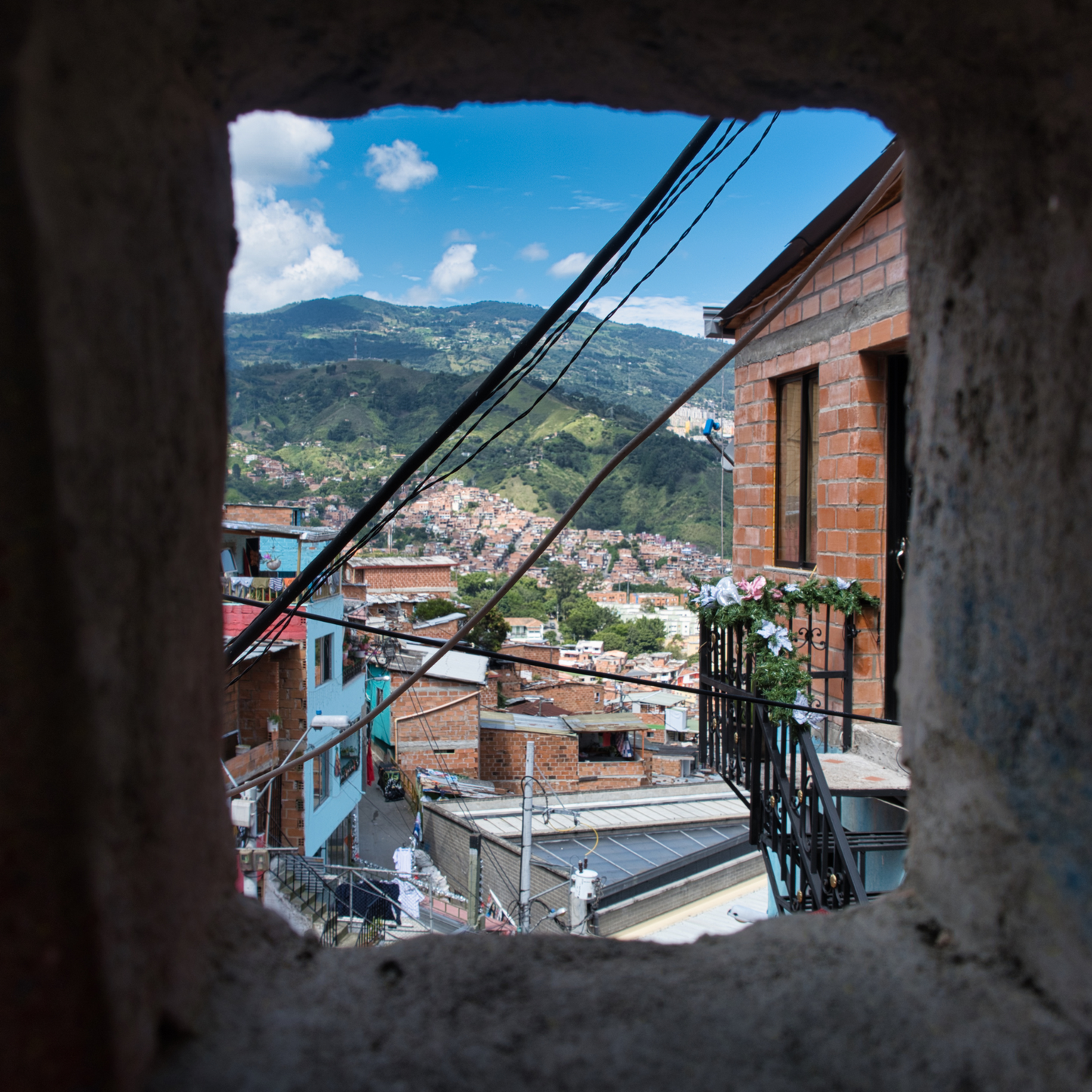 GraffiTour Comuna 13 – Murales, Escaleras y Memoria Viva